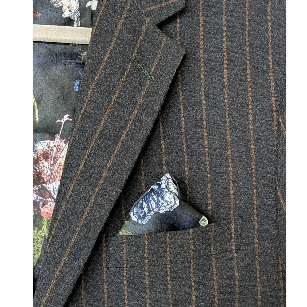 Soul of London Pinstripe Blazer Mens 44R Charcoal Grey Floral‎ Lining Two Button